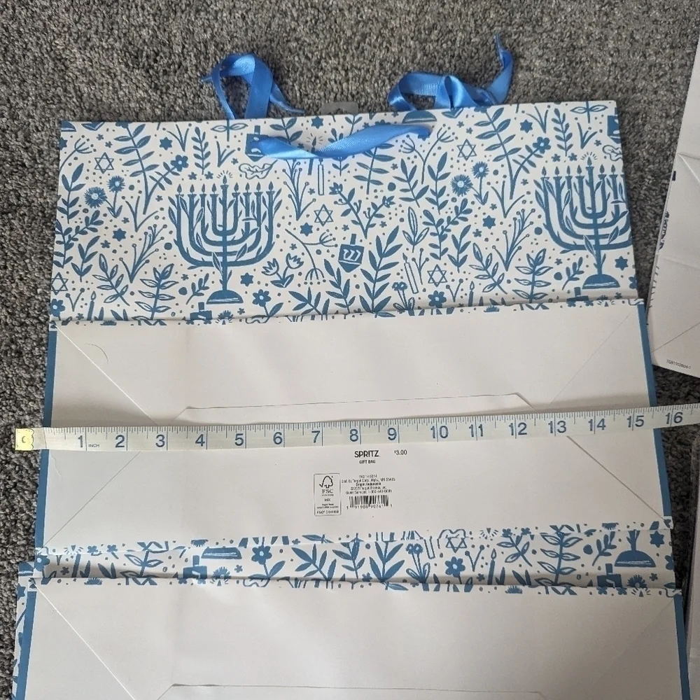 NWT Hanukkah Gifting Set 13 Pieces